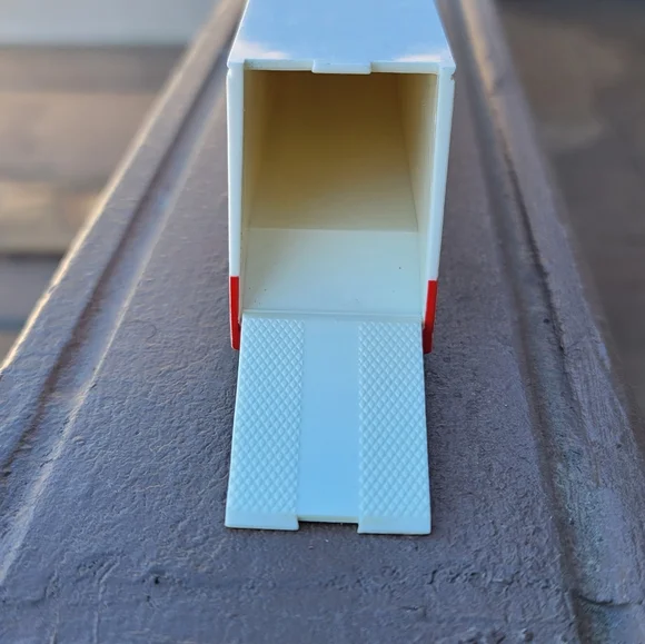 Vtg 1998 Hot Wheels Mobil 1 Racing Penske Racing Transporter Truck - Picture 4 of 6